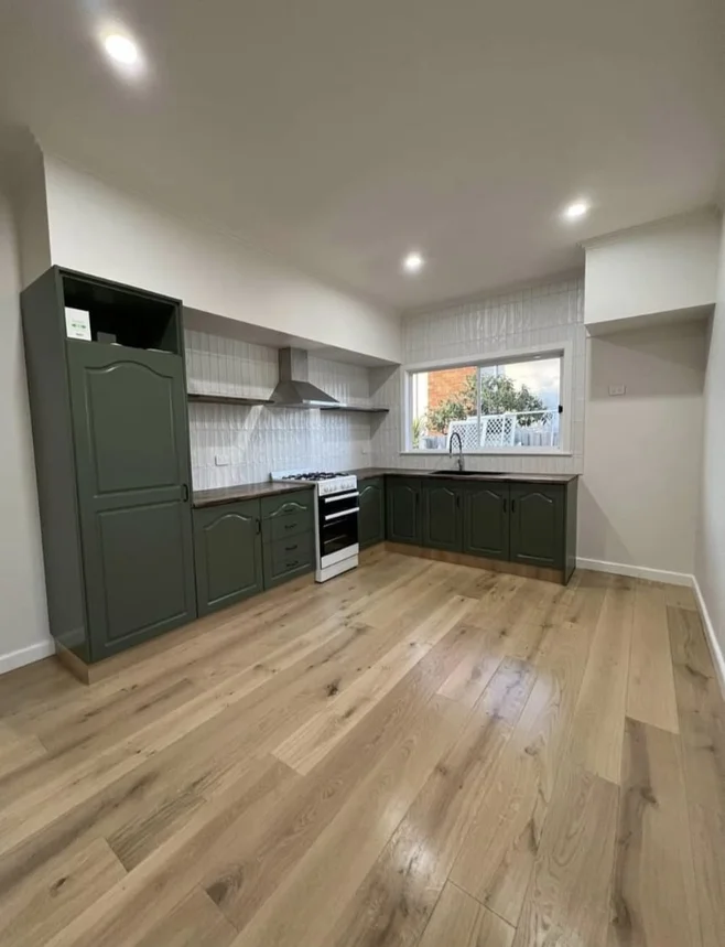 4 Robertson Street, Thomson VIC 3219 photo 2