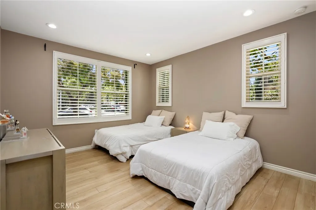 Additional image 18 of 59 Kempton, Irvine, CA 92620