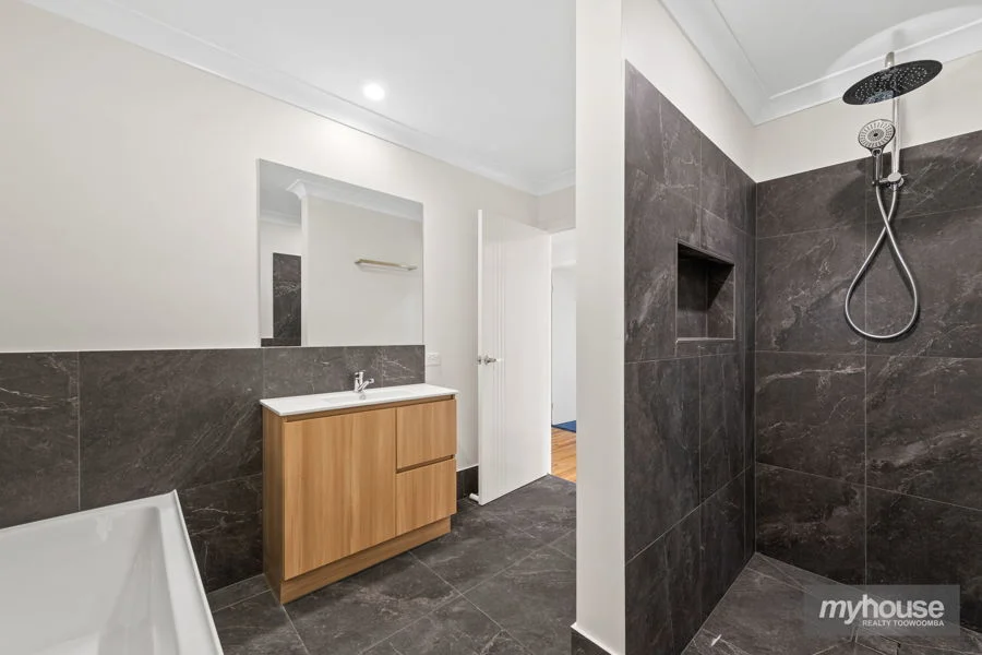 Additional image 10 of 14 Florence Street, Harristown QLD 4350
