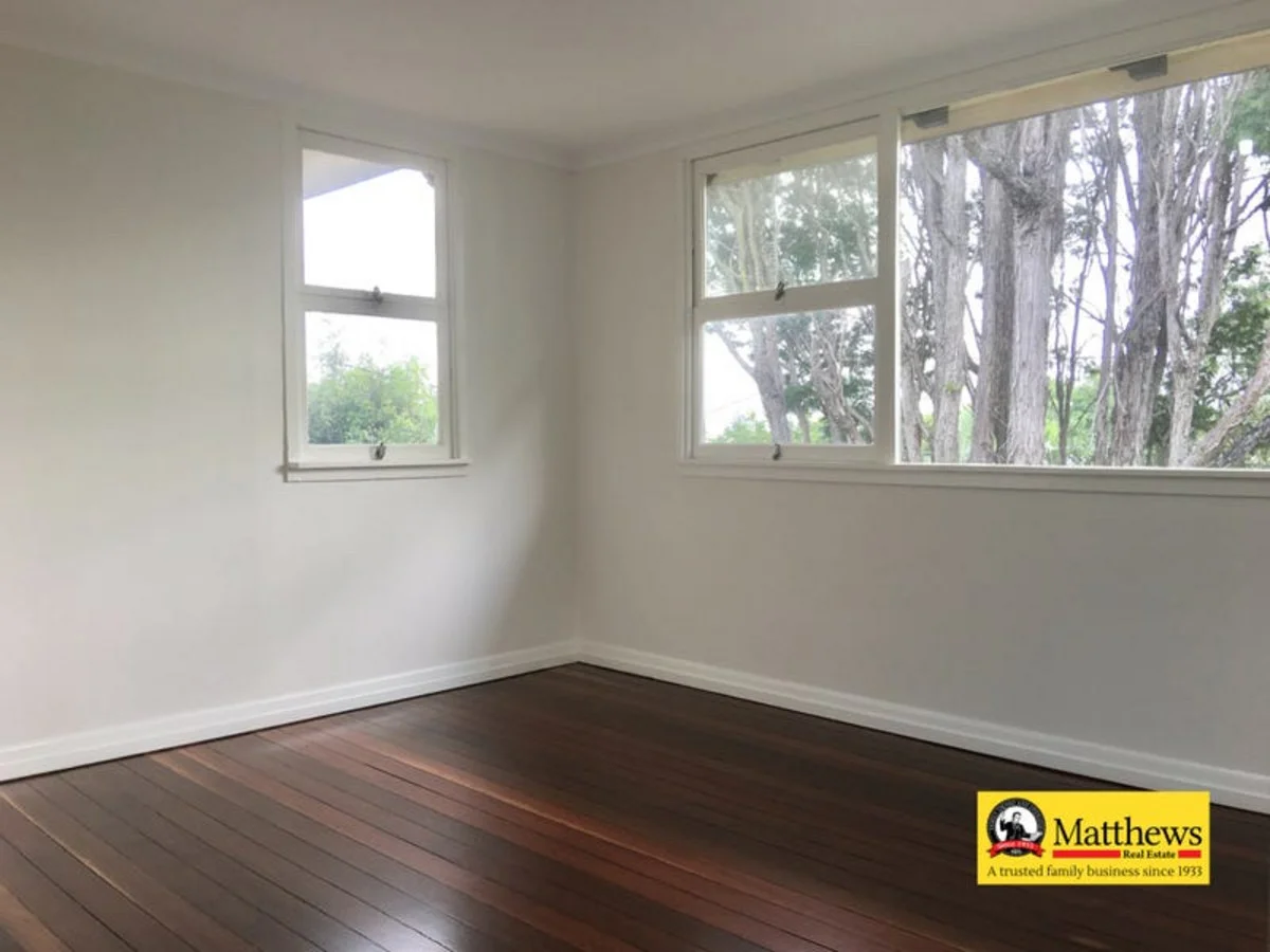 Additional image 5 of 28 Wilbur Street, Holland Park QLD 4121