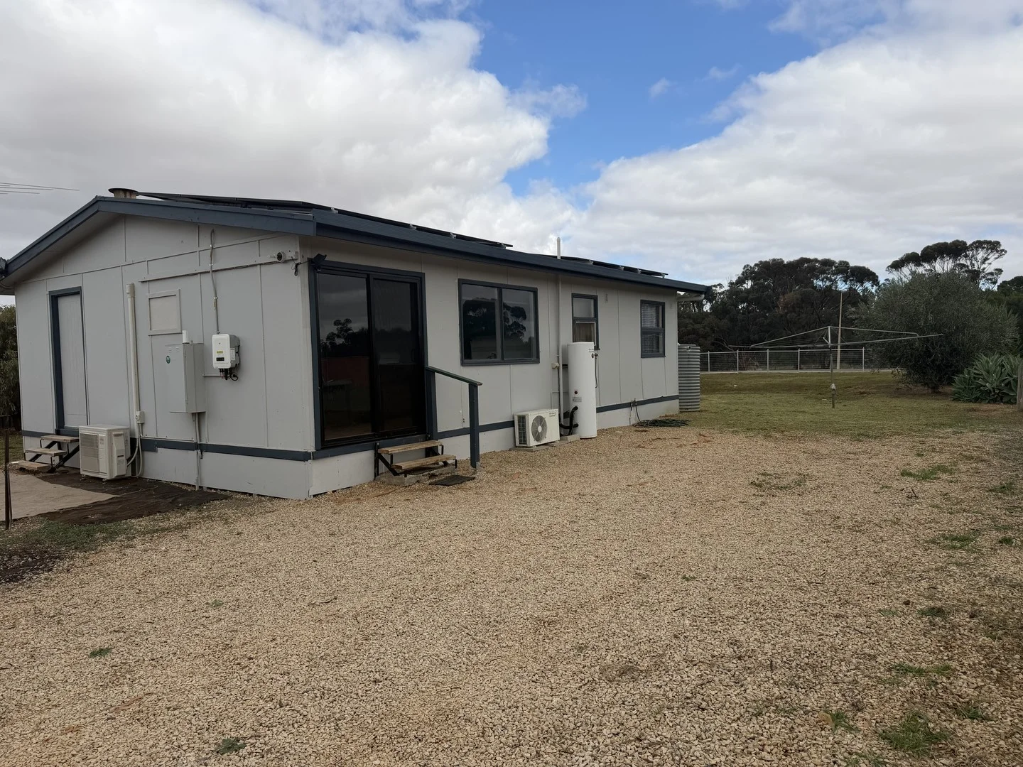25 High St, Hoyleton SA 5453