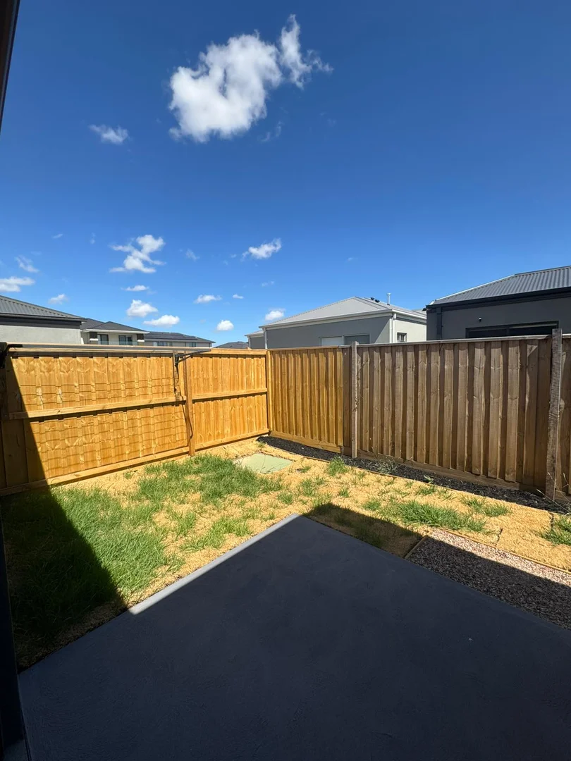 Additional image 7 of 355D Centre Road, Berwick VIC 3806