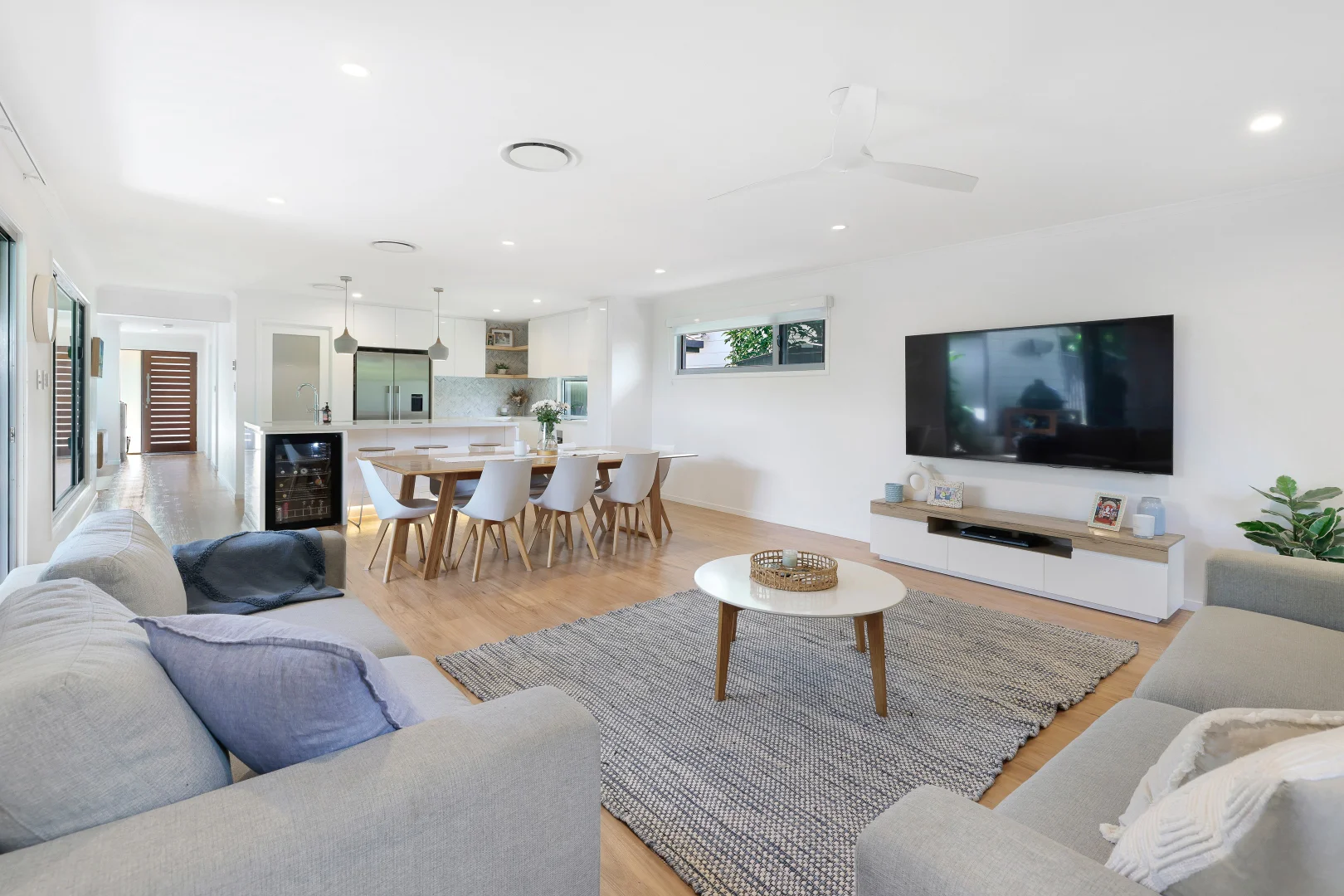 Additional image 10 of 14 Robin Avenue, Paradise Point QLD 4216