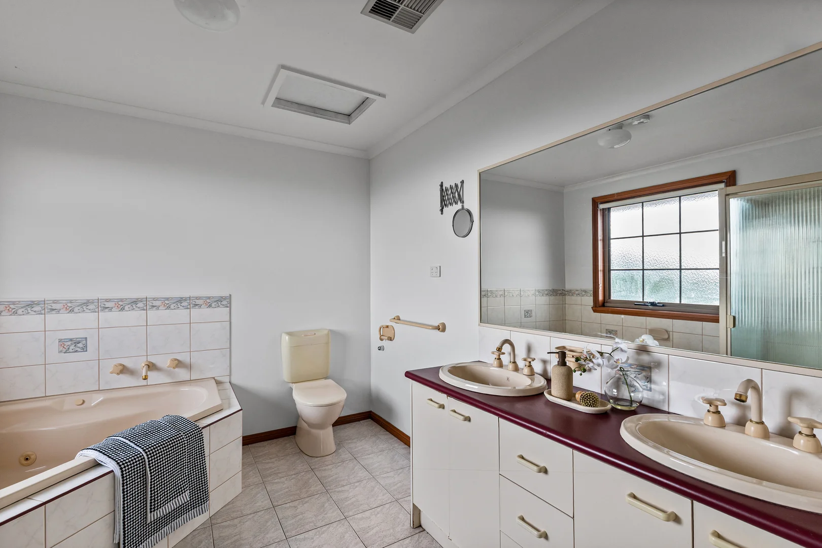 Additional image 11 of 5 Milburn Court, Endeavour Hills VIC 3802