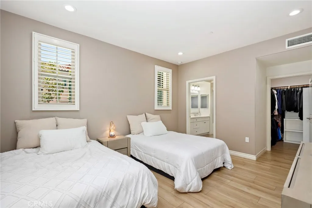 Additional image 45 of 59 Kempton, Irvine, CA 92620