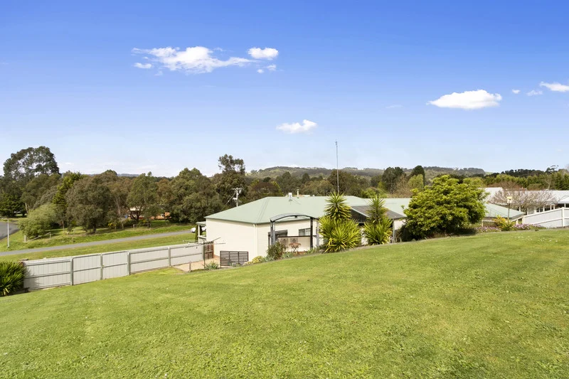 Additional image 20 of 8 Haverbrack Crescent, Churchill VIC 3842