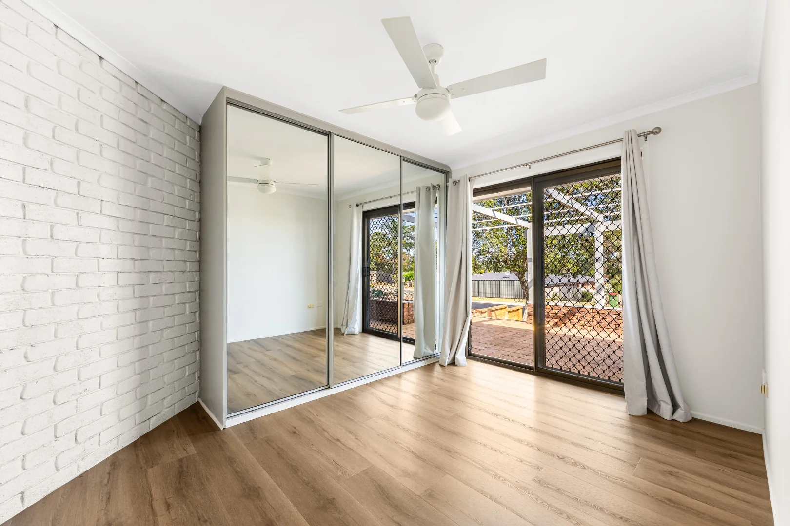 6 Melway Crescent, Harristown QLD 4350 photo 4