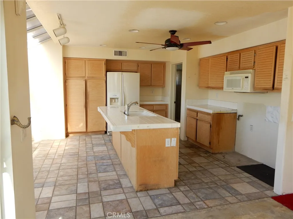 Additional image 12 of 2819 W Calle Celeste Dr, Rialto, CA 92377