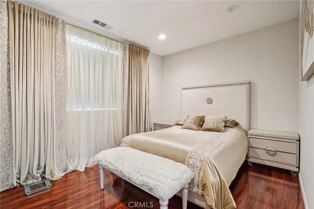 Additional image 17 of 13225 Victory Boulevard, Valley Glen, CA 91401