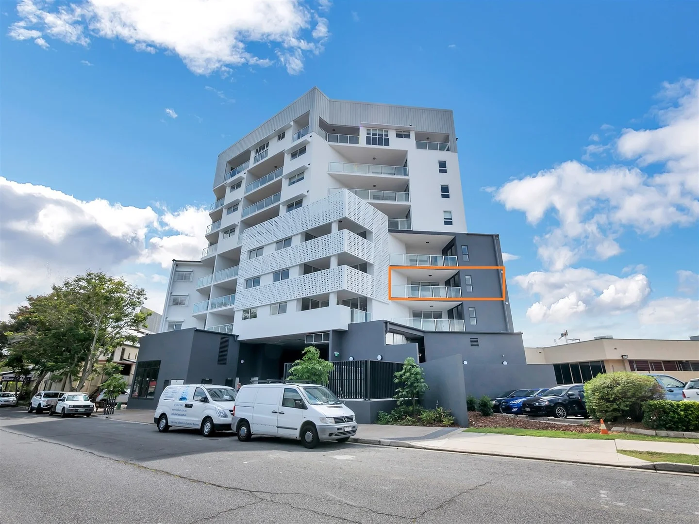 Additional image 3 of 207/283 Logan Rd, Stones Corner QLD 4120