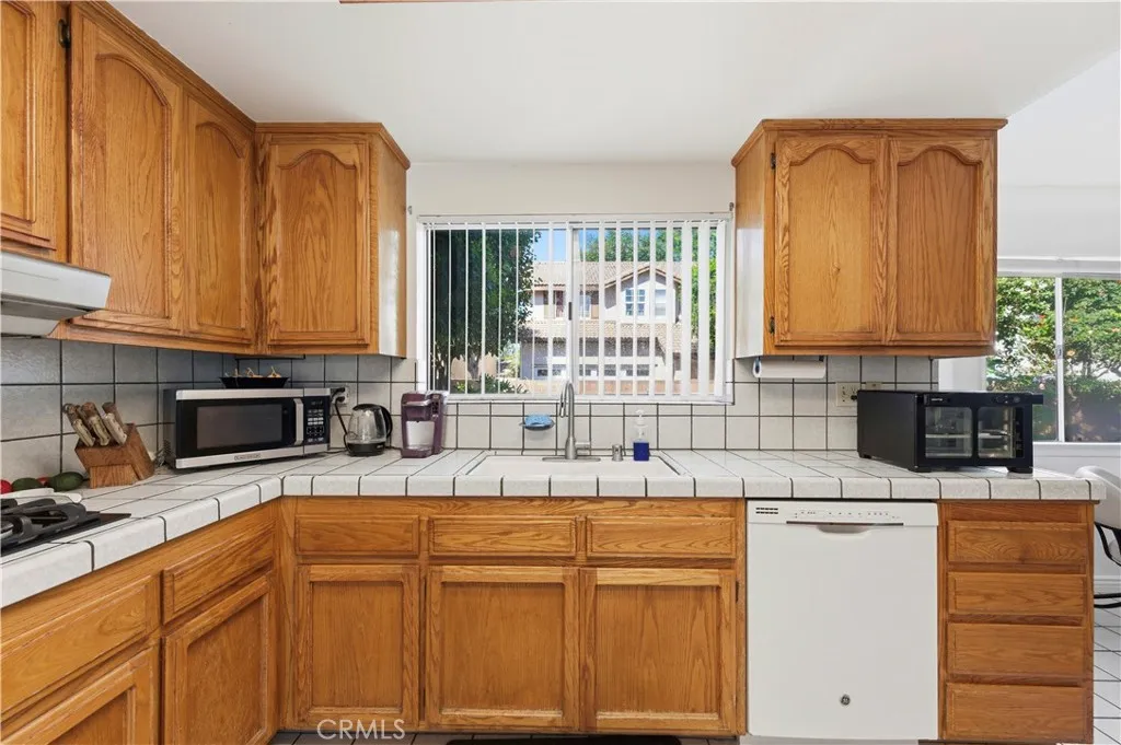 Additional image 36 of 16711 Parthenia Street Unit 2, North Hills, CA 91343