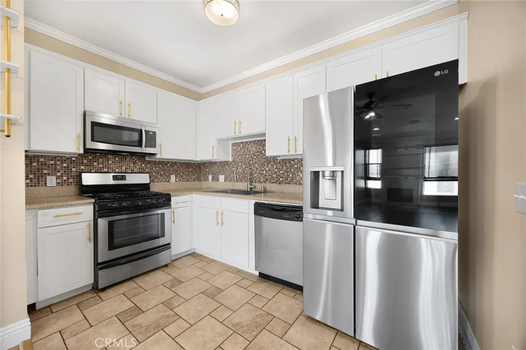 Additional image 39 of 6938 Laurel Canyon Boulevard Unit 303, North Hollywood, CA 91605