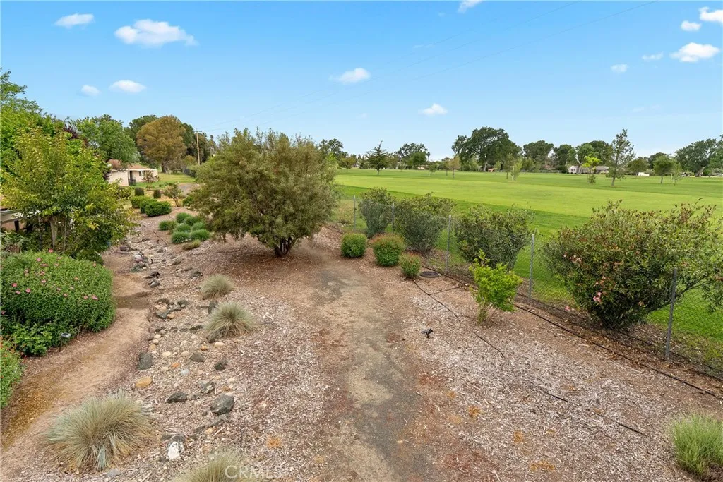 18 Flag Way, Paso Robles, CA 93446