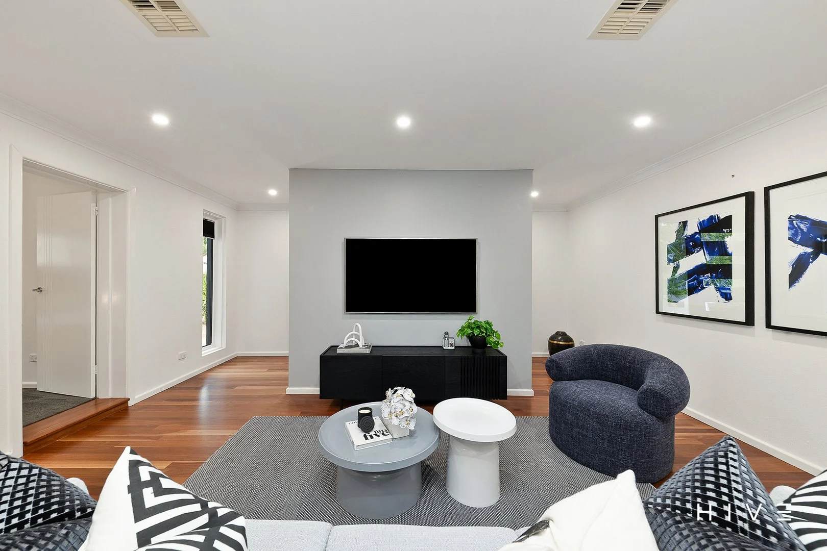 25 Macartney Crescent, Deakin ACT 2600 photo 2