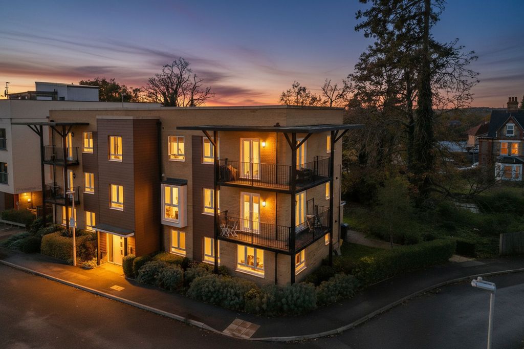 Additional image 23 of 2 bed flat for saleWhitley Rise, Reading RG2