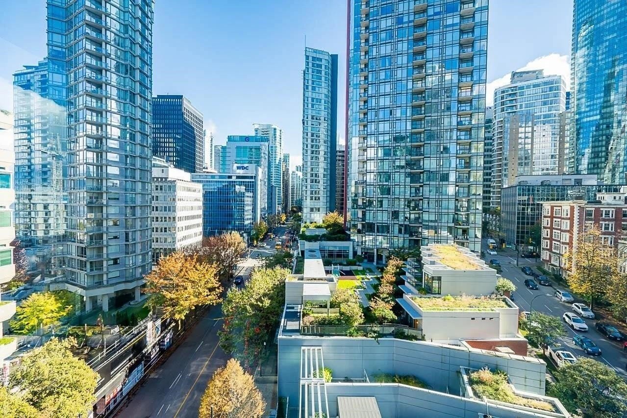 1277 Melville St, Vancouver, BC, V6E 0A4