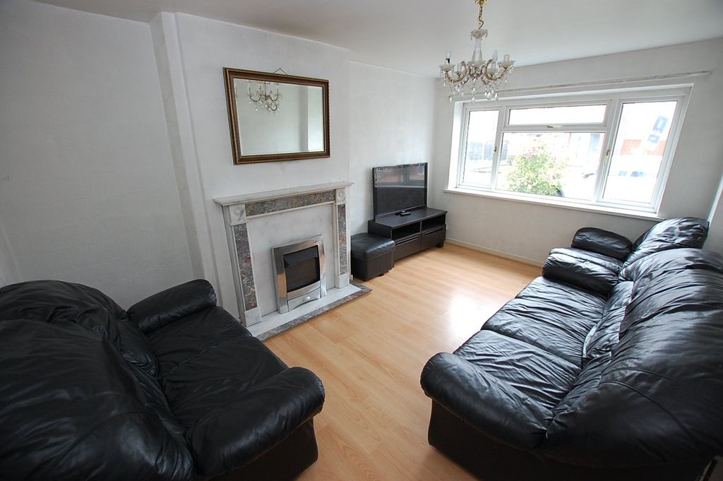 Additional image 4 of 5 bed semi-detached house for saleGlendon Crescent, Ashton-Under-Lyne, Greater Manchester OL6