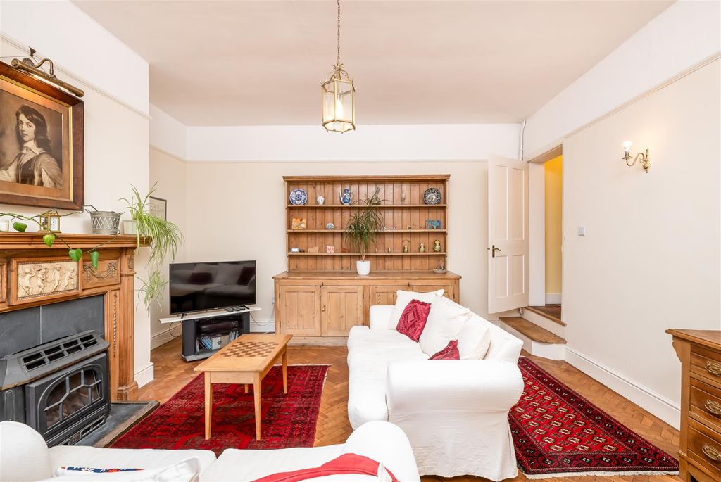 Additional image 7 of 8 bed semi-detached house for saleThe Crescent, Bedford MK40