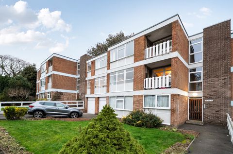 Newton Court, Leeds, West Yorkshire, UK LS8