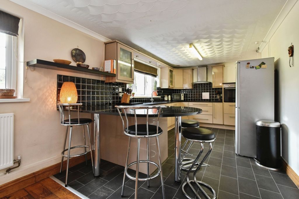 Additional image 7 of 4 bed cottage for saleMaesquarre Road, Betws, Ammanford, Carmarthenshire SA18