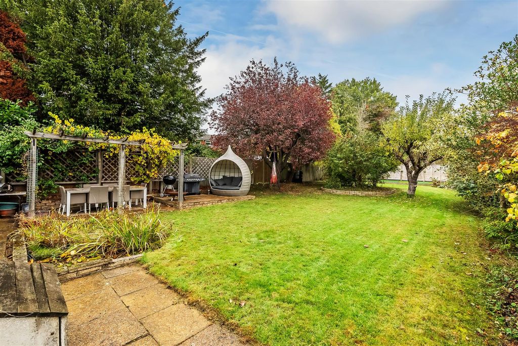 Additional image 4 of 4 bed detached house for saleAgates Lane, Ashtead KT21