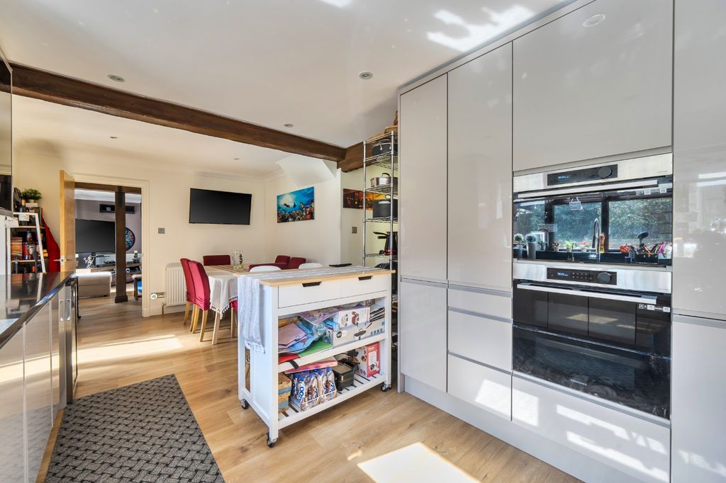 Additional image 9 of 5 bed detached house for saleVicarage Road, Reading, Berkshire RG2