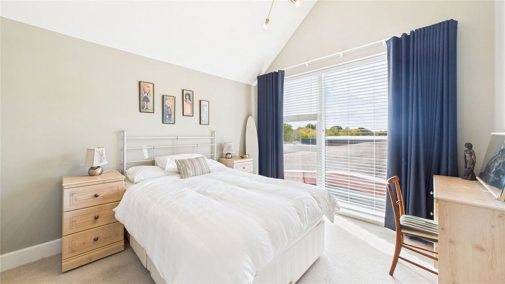 Additional image 5 of 1 bed flat for saleHorsell, Surrey GU21