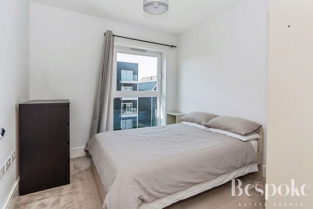 Additional image 14 of 2 bed flat for saleFairhaven Drive, Reading RG2