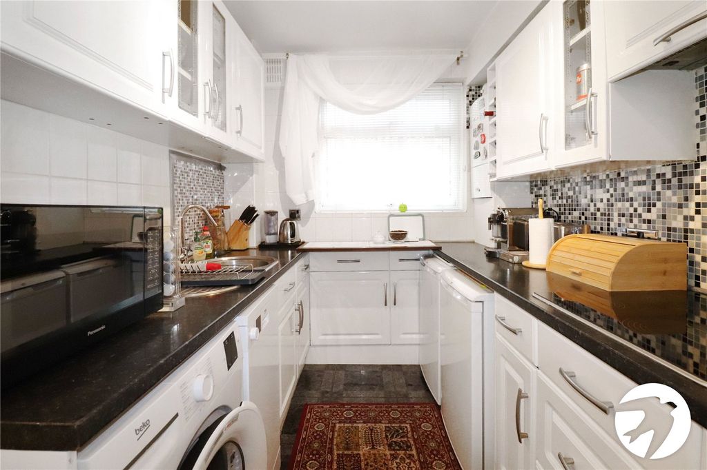 Additional image 11 of 2 bed flat for saleEssenden Road, Belvedere DA17