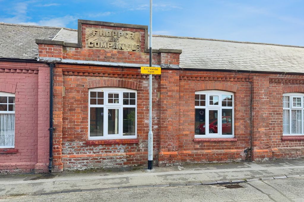 1 bed terraced bungalow for saleThe Hoppers, Marsh Lane, Barton-Upon-Humber DN18
