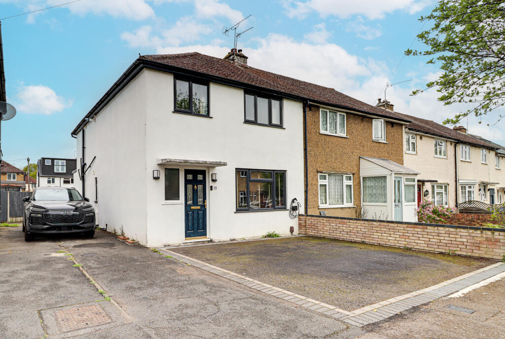 Harvey Road, London Colney, St. Albans, AL2