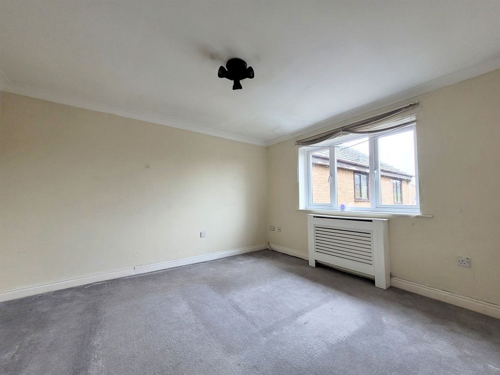 Additional image 3 of 2 bed flat for saleHollybush Road, Carterton OX18