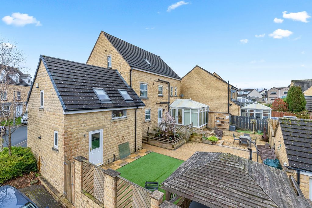 Additional image 50 of 6 bed detached house for saleAgincourt Drive, Bingley, West Yorkshire BD16
