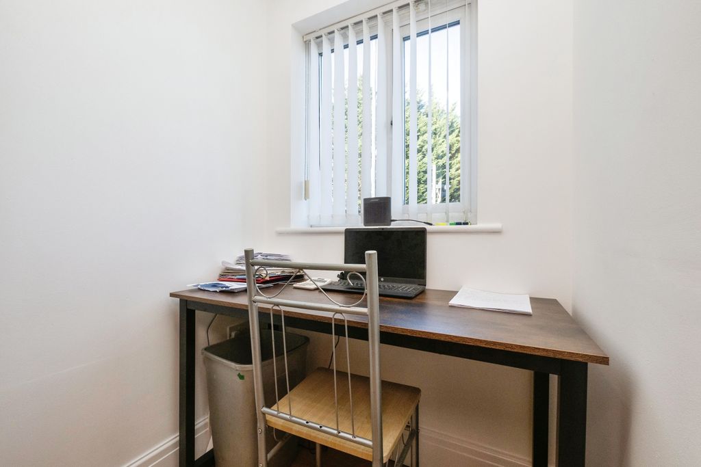 Additional image 6 of 7 bed semi-detached house for saleHull Bridge Road, Beverley HU17