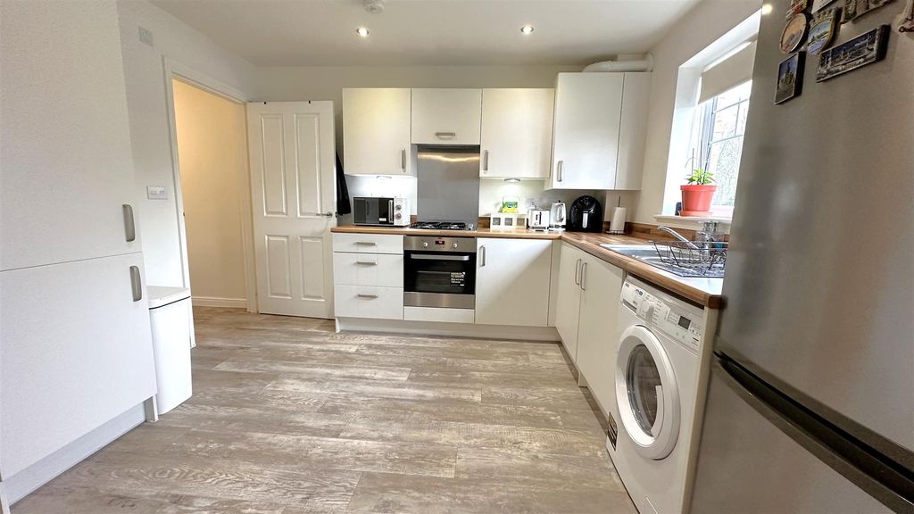Additional image 8 of 1 bed flat for saleNine Elms Road, Strichley, Birmingham B30