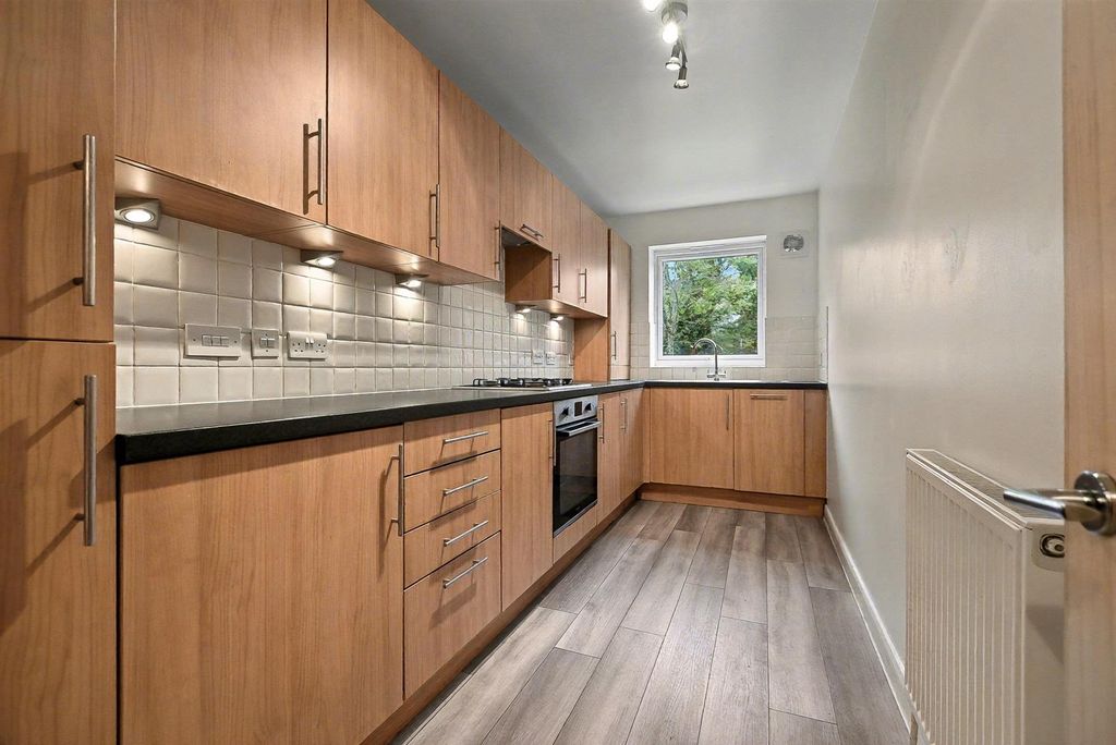 Additional image 4 of 2 bed flat for saleThe Gables, Friars View, Aylesford ME20