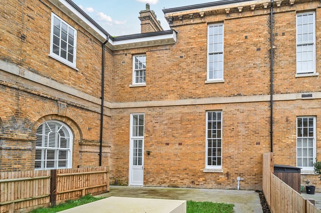 Additional image 9 of 4 bed terraced house for saleGillies Lane, Aldershot GU11