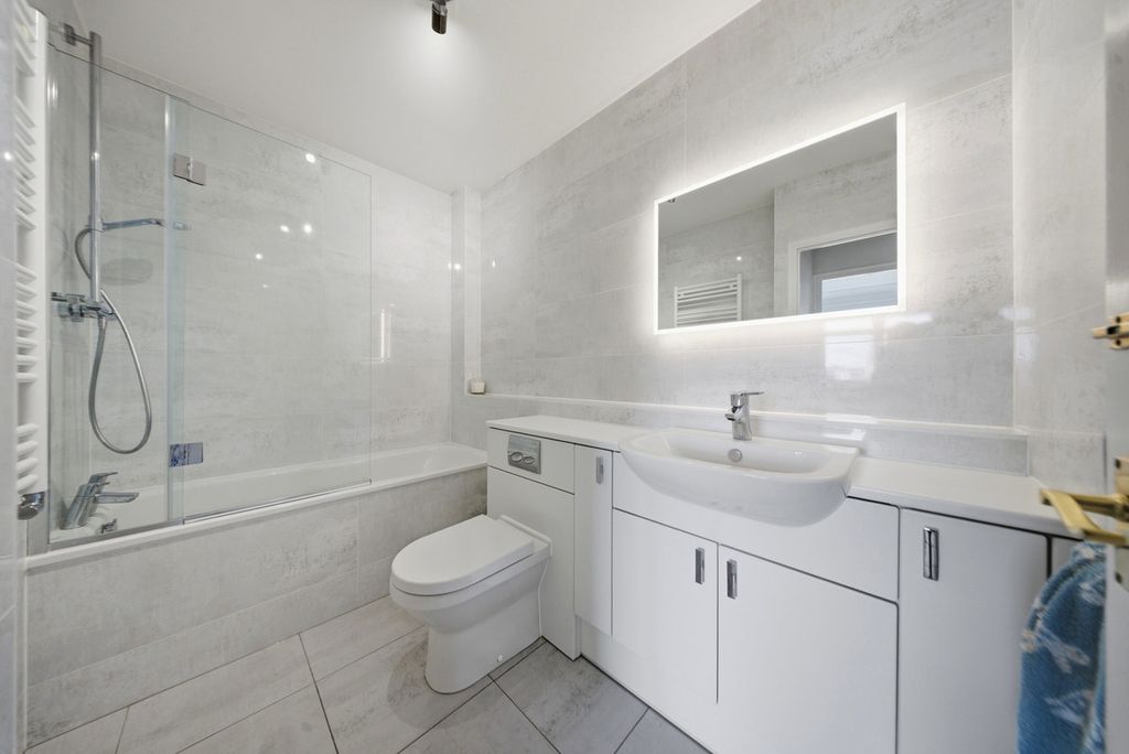 Additional image 13 of 3 bed penthouse for saleOverbury Avenue, Beckenham BR3