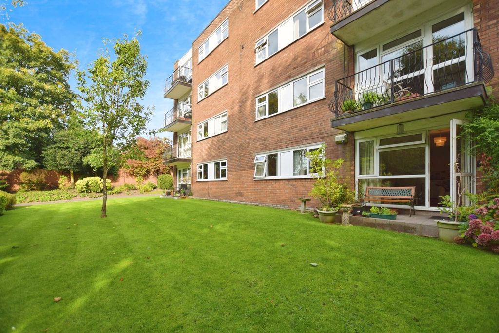 2 bed flat for saleTownfield Gardens, Townfield Road, Altrincham, Greater Manchester WA14