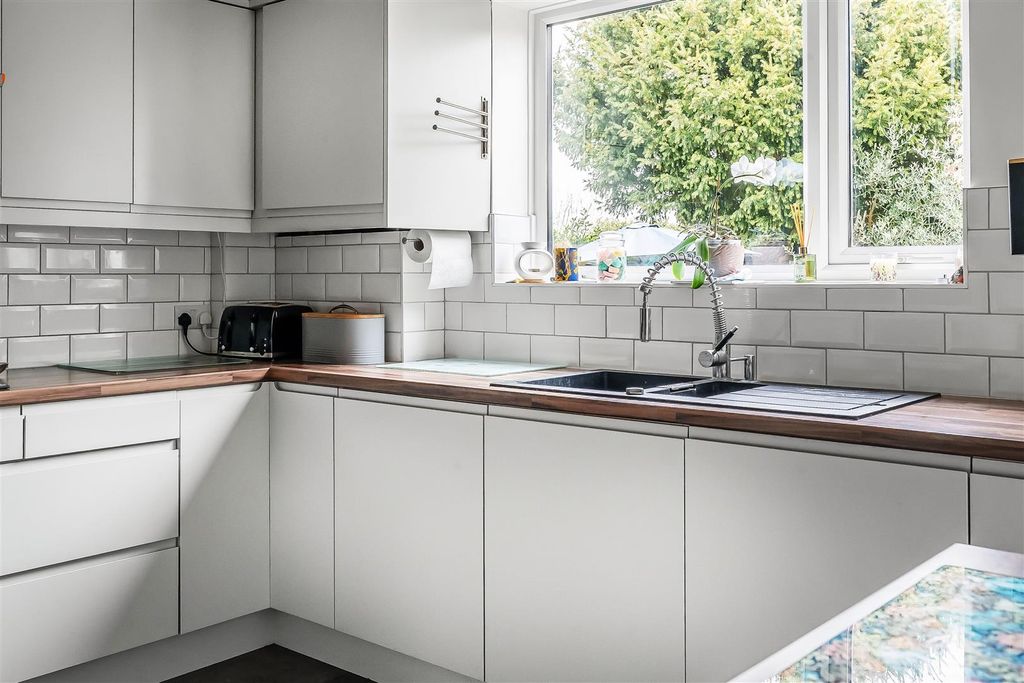 Additional image 21 of 3 bed property for saleGlebe Road, Ashtead KT21