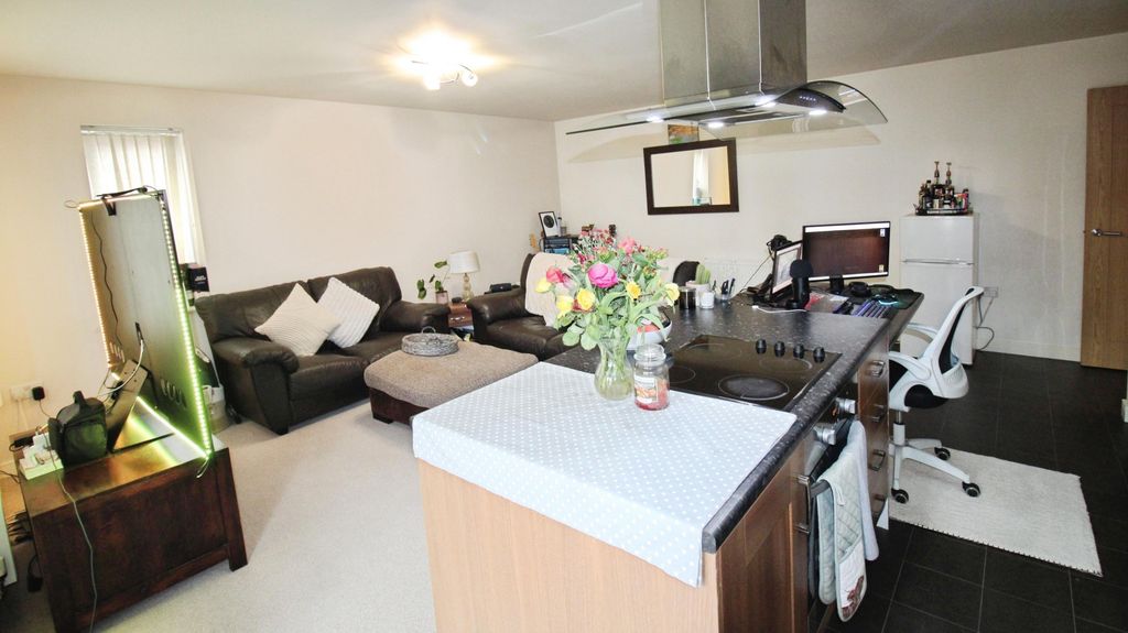 Additional image 2 of 2 bed flat for salePeterson Drive, Grimsby DN36