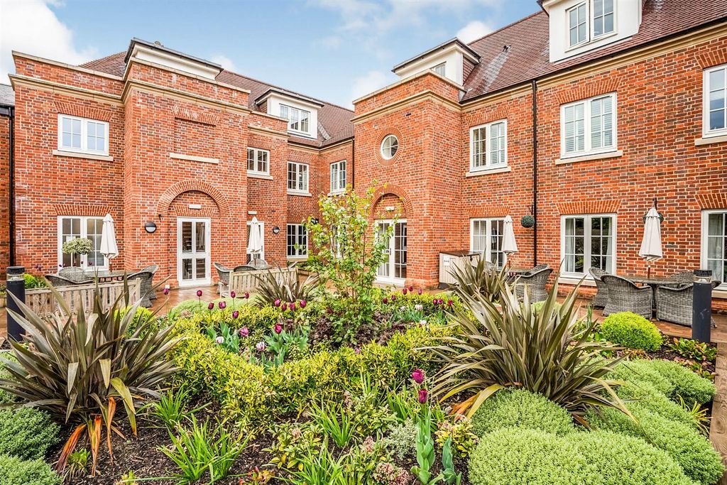 Additional image 12 of 2 bed flat for sale59-61 The Broadway, Amersham HP7