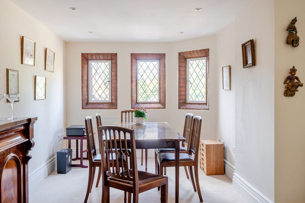 Additional image 15 of 3 bed flat for saleHolly Hill Drive, Banstead SM7