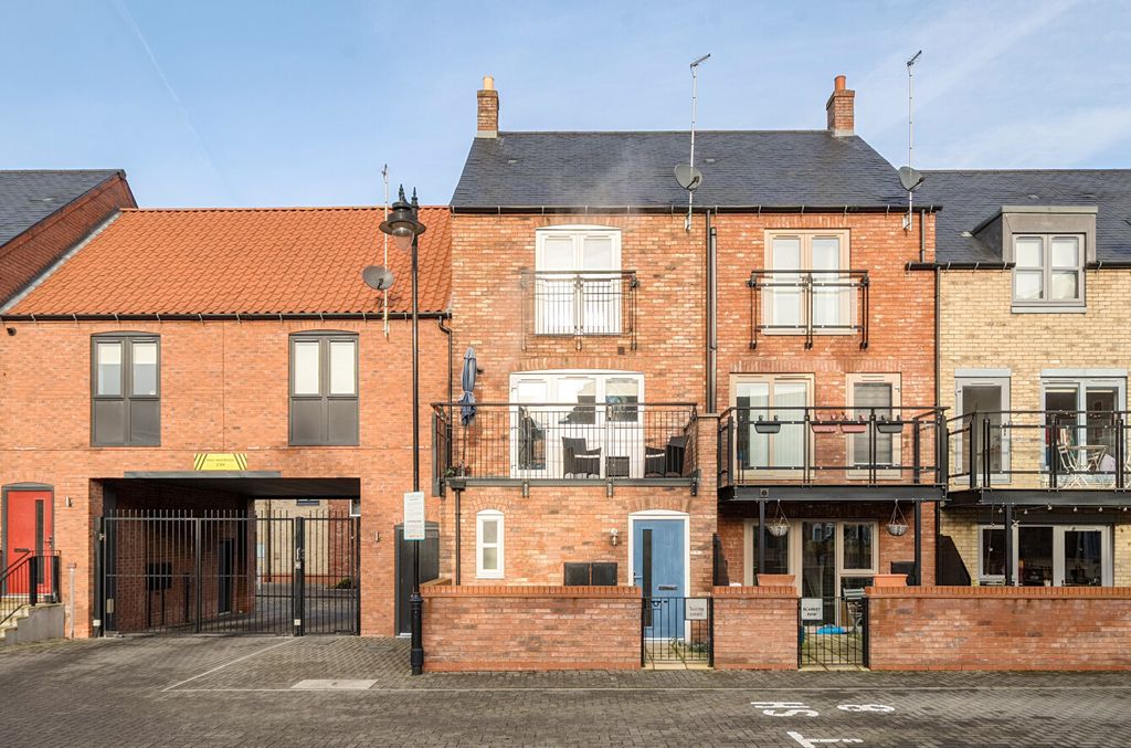 Additional image 13 of 2 bed flat for saleScotts Court, Hull HU1