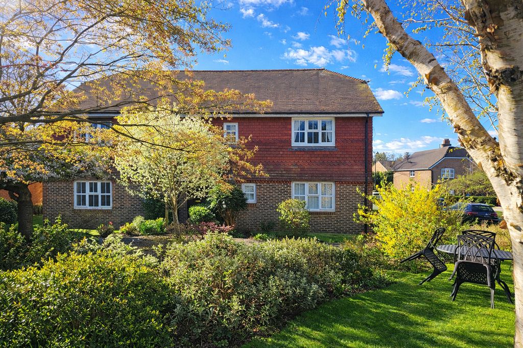 2 bed flat for saleRosehill, Billingshurst RH14