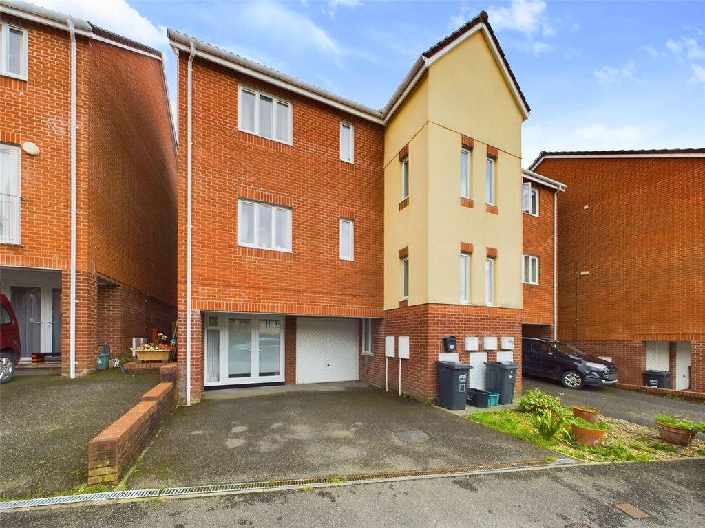 2 bed flat for saleSilverwood Heights, Barnstaple, Devon EX32