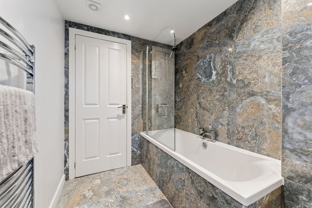 Additional image 25 of 2 bed flat for saleBallagan Place, Milngavie G62