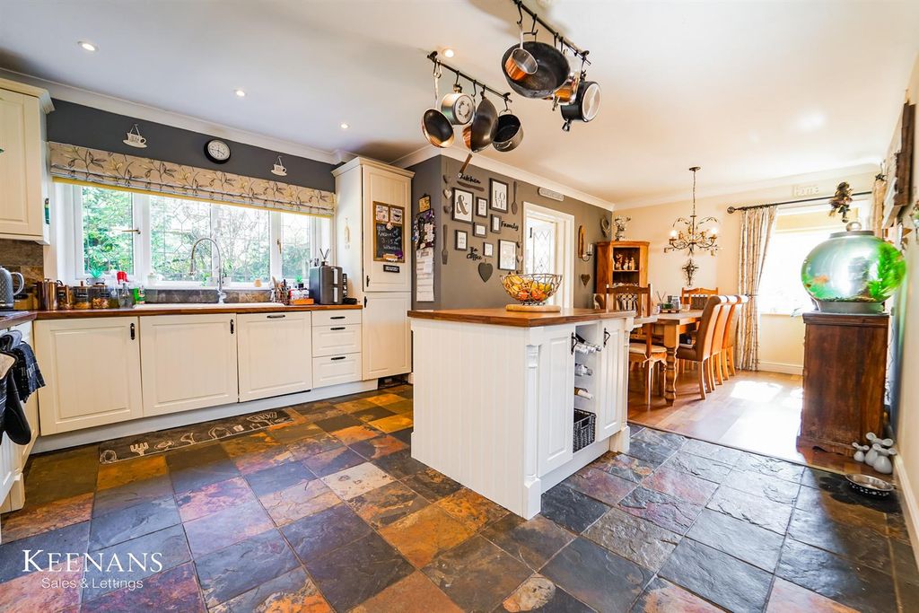 Additional image 5 of 5 bed detached house for saleManchester Road, Barnoldswick BB18