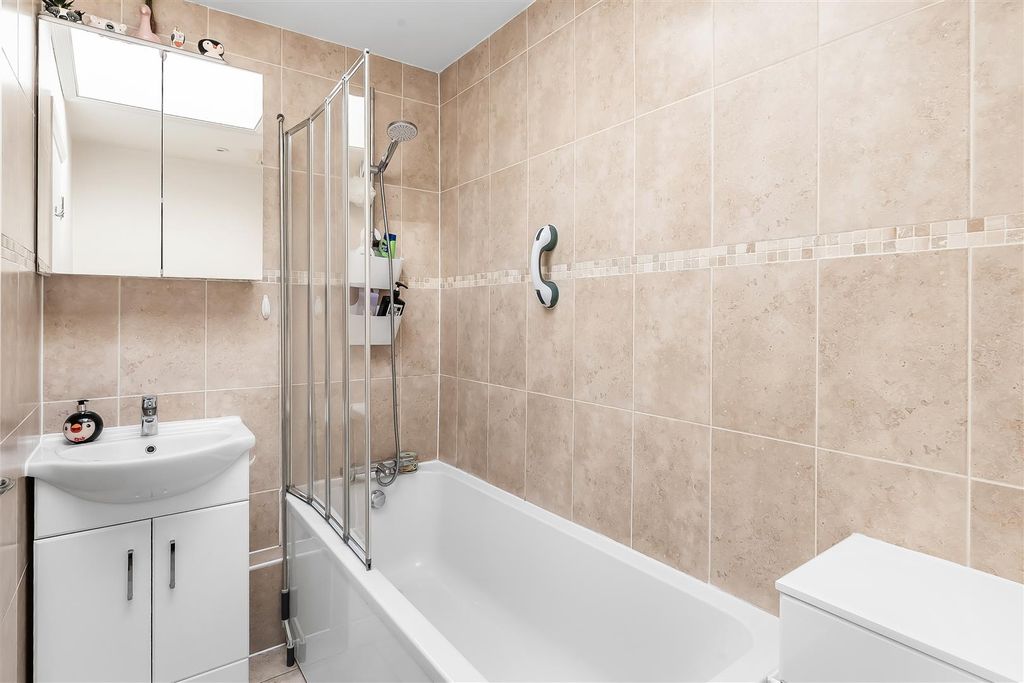Additional image 11 of 2 bed flat for saleThe Street, Ashtead KT21