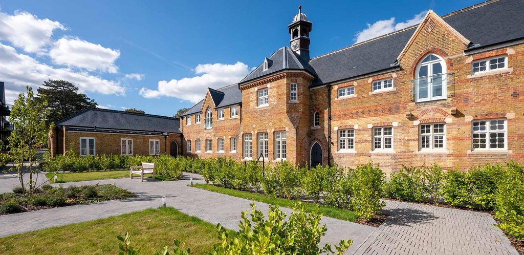 Additional image 3 of 3 bed flat for saleDaffodil Crescent, Barnet EN4